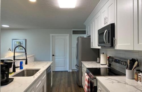 Moran Prairie House | Updated Rancher near shopping & restaurants
