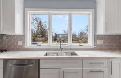 Newport East House | Updated single family with a heated pool! Less than 2 miles to the beach