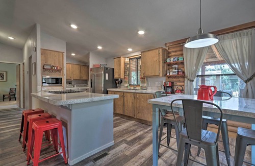 Strawberry Cabin | Updated Strawberry Family Cabin w/2 Private Decks