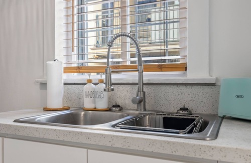 Willmore Condo | Updated Studio in Downtown Long Beach - Walk to Everything