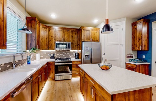 Cedar City House | Updated townhome with ensuite bedrooms, workstation, & aquatic center pass