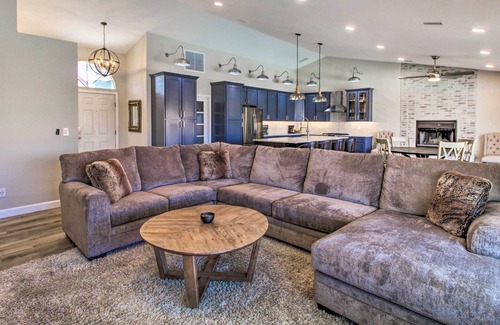 South Harrison House | Updated Tucson Home w/ Pool, Grill, Mtn Views
