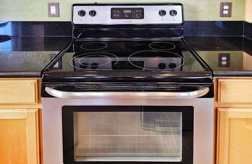 South Mountain House | Upgraded Golfer's Oasis! Heated Pool, BBQ, Gate Guarded & Pet Friendly!