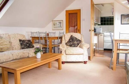 Sherborne Apartment | UPLANDS, family friendly, with a garden in Over Compton