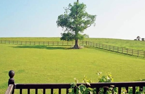 Sherborne Apartment | UPLANDS, family friendly, with a garden in Over Compton