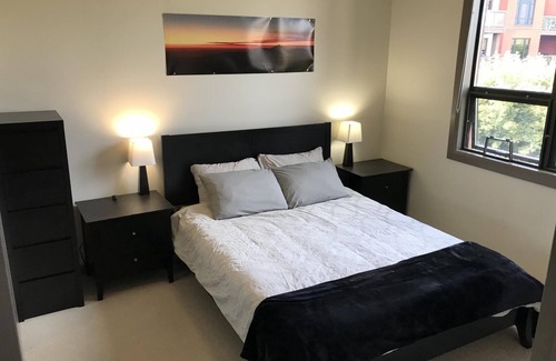 South Pandosy Hotel | Upper Floor w/Courtyard View #550