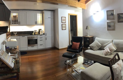 Las Lagunetas Apartment | Upper House