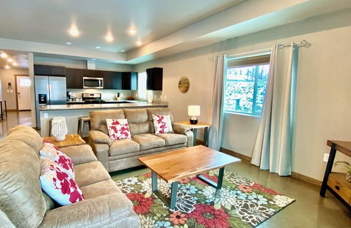 Gateway House | Upper Mesa Villa #1, Glacier Suites - Upper Mesa Villa #1