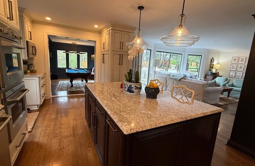 Louisville House | Upscale 3/4 bedroom 4 bath home off River Road. Minutes from St. Matthews/Nulu