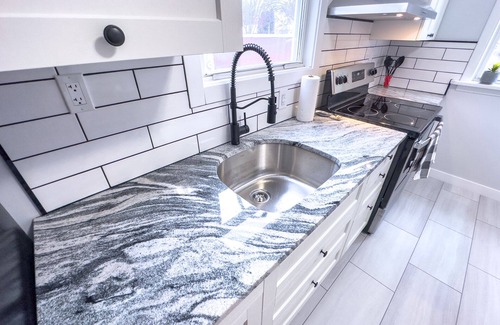 Thunder Bay House | Upscale 4 bedroom with 5 beds