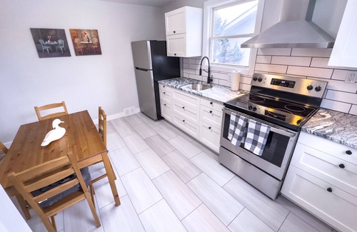 Thunder Bay House | Upscale 4 bedroom with 5 beds