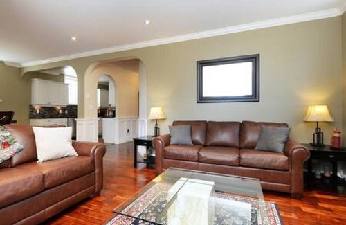 Saanich West House | Upscale Character Home with Luxurious Amenities