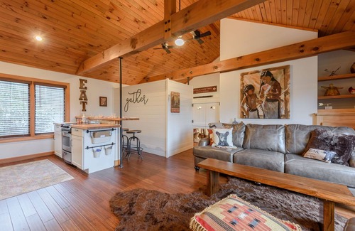 Boone Cottage | Upscale Cottage Near Blue Ridge Parkway