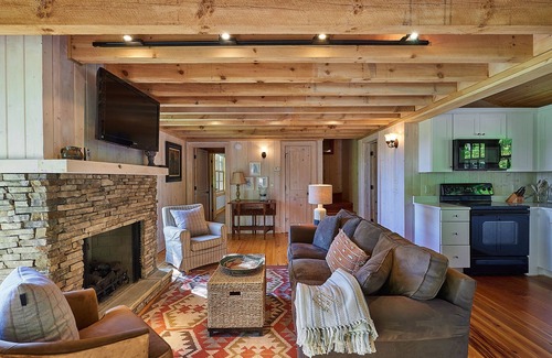 Sapphire Cottage | Upscale Cottage with Ultra Privacy and Spectacular View