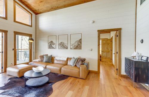 Ellijay House | Upscale Ellijay Cottage with Private Hot Tub and Grill