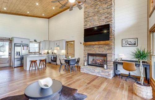 Ellijay House | Upscale Ellijay Cottage with Private Hot Tub and Grill