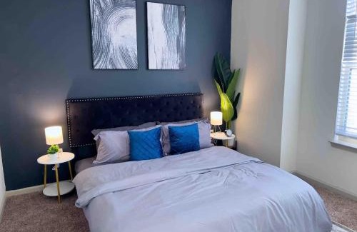 Charlotte Apartment | Upscale King 3 Bed Suite to Uptown Charlotte