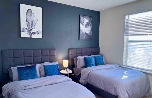 Charlotte Apartment | Upscale King 3 Bed Suite to Uptown Charlotte