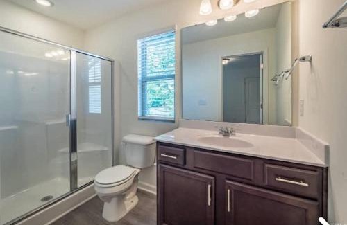 Southwest Raleigh House | Upscale King 3BR Townhouse Mins to Cary & NC State