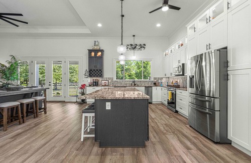 Fellowship House | Upscale, Luxurious NEW HOME - 4 Minutes to WEC