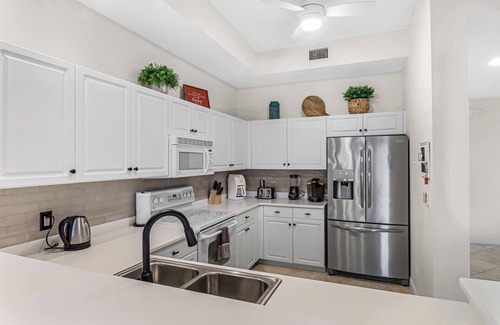 Marco Island Condo | Upscale Marco Island Condo with Pool Access
