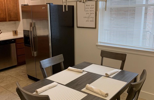 Mobile Condo | Upscale midtown condo, granite, stainless, walk in shower, WiFi, cable!