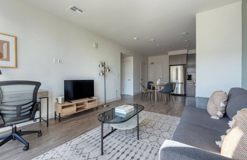 Mountain View Apartment | Upscale Mountain View 1BR w/Spa, Lounge & W/D, nr Shops, by Blueground