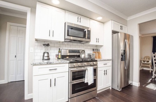 Ashley Oaks House | Upscale Pool Home~EVERY Amenity~SAFE Neighborhood!