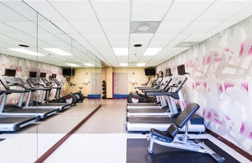 Edison House | Upscale Room Near Edison Convention Center