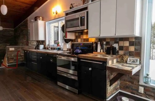 Prevost Ski Chalet | Upscale Spacious Chalet w Hot Tub Laurentians, QC!nn