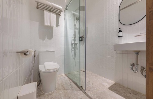 Phra Nakhon Hotel | Upstairs at Ton Ton