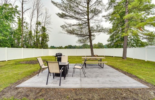 East Syracuse Apartment | Upstate New York Vacation Rental with Hot Tub!