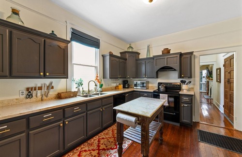 Faubourg Delachaise House | Uptown half-double near Magazine St shopping