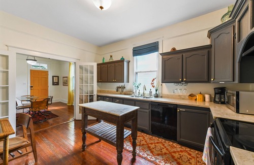 Faubourg Delachaise House | Uptown half-double near Magazine St shopping