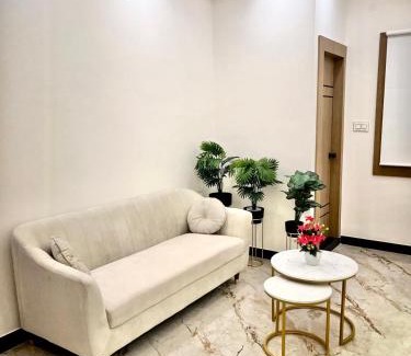 RT Nagar Hotel | UPTOWN Inn