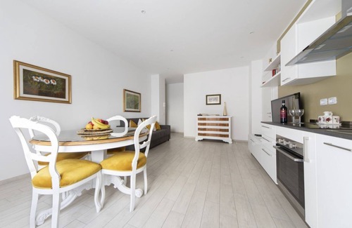 Historic Center Apartment | UR-NEST Cairoli, Spacious and modern one bedroom apartment