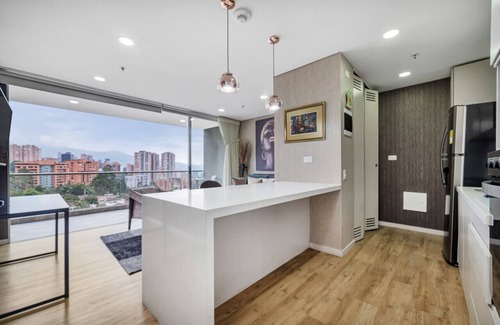 El Tesoro Apartment | Urban 1904 · Modern Apt 2BD /balcony near Amsterdam Plaza mall