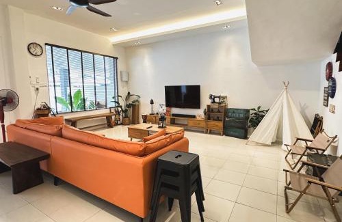 Sibu House | Urban ArtHouse Homestay - Permai, Sibu, Sarawak