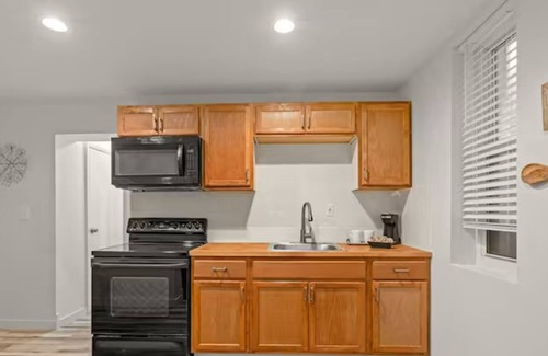 West Philadelphia Apartment | Urban Chic Bell View Apartment