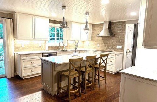 Lewisville Apartment | Urban corporate apartment in charming Battle Ground with WiFi