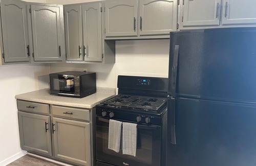 Hammond House | Urban Home near 80/94