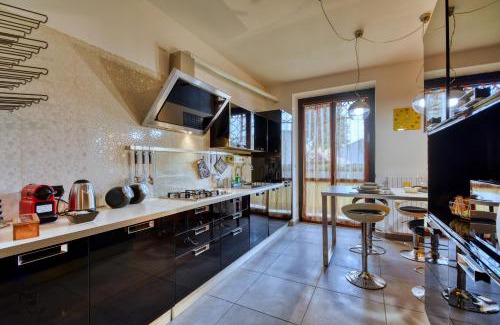 Limbiate Apartment | Urban House - un angolo di relax con terrazza in Lombardia
