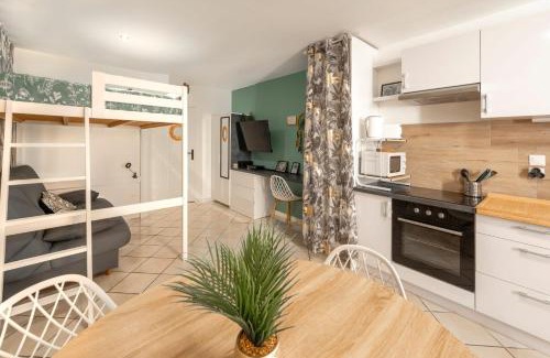 Manosque Apartment | Urban Jungle PARKING & Netflix Centre historique