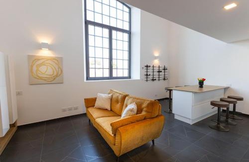 Lomazzo Apartment | Urban Loft NExT to Como - Milano