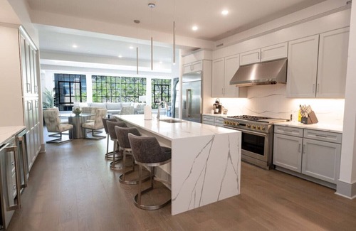 Central Business District Hotel | Urban Luxury 5 Bedroom Unit - Entire Floor to Yourself, Walk to French Quarter