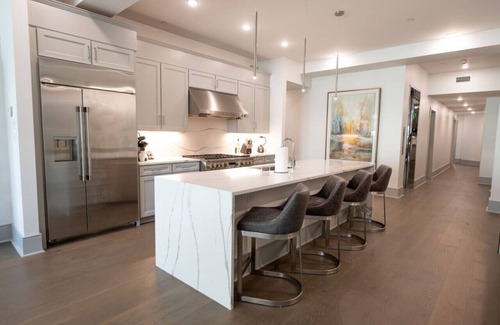 Central Business District Hotel | Urban Luxury 5 Bedroom Unit - Entire Floor to Yourself, Walk to French Quarter