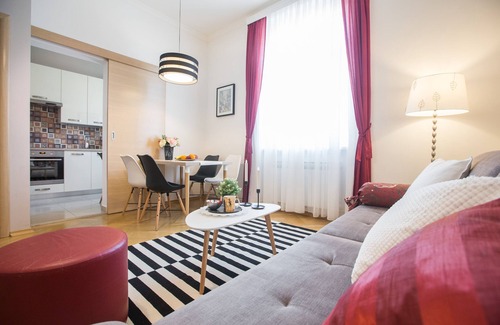 Zagreb Apartment | ★Urban Luxury Oasis★ ★Free Parking | Walk Everywhere