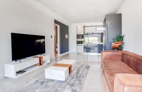 Houghton Estate Apartment | Urban Oasis Apartments at The Paramount