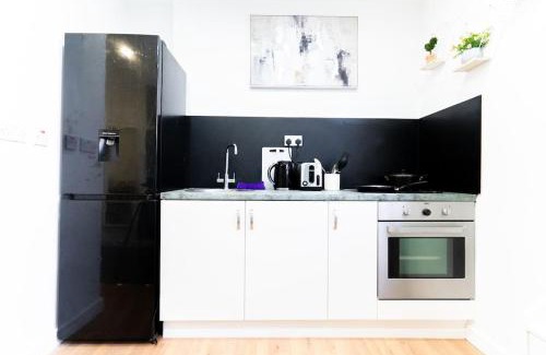 Moseley Apartment | Urban Oasis Hideaway