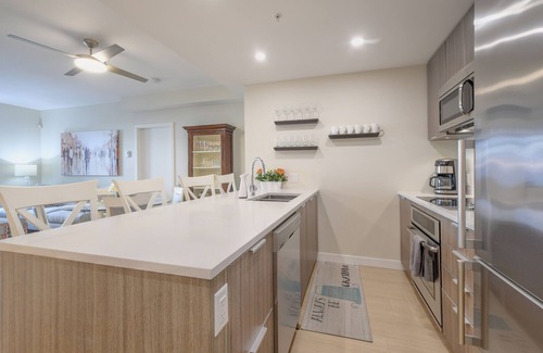 Downtown Victoria Condo | Urban Oasis in Historic Victoria